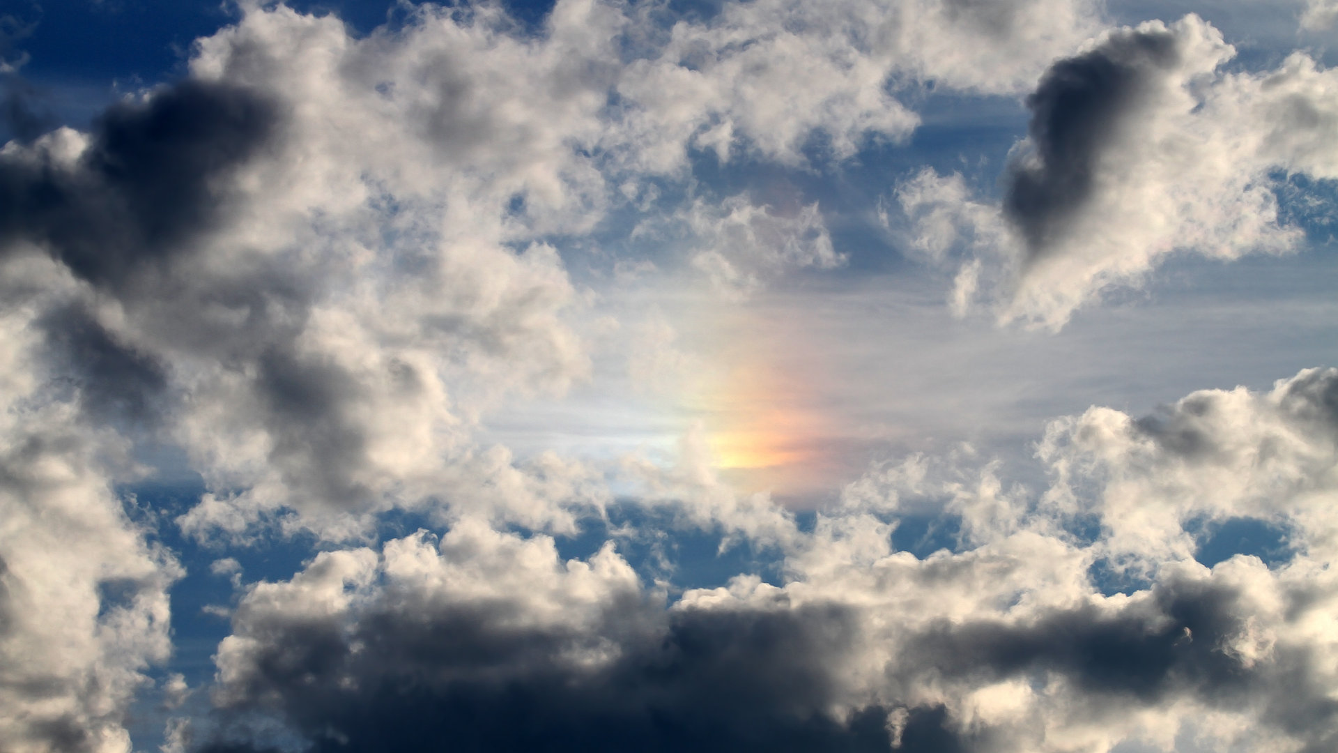 仰泳稳定推进吉尔吉斯斯坦晋级顺利，一个男生和你说话老是笑