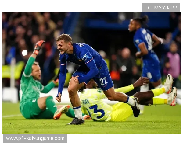 切尔西右路传中精准到位，恩昆库头槌破门